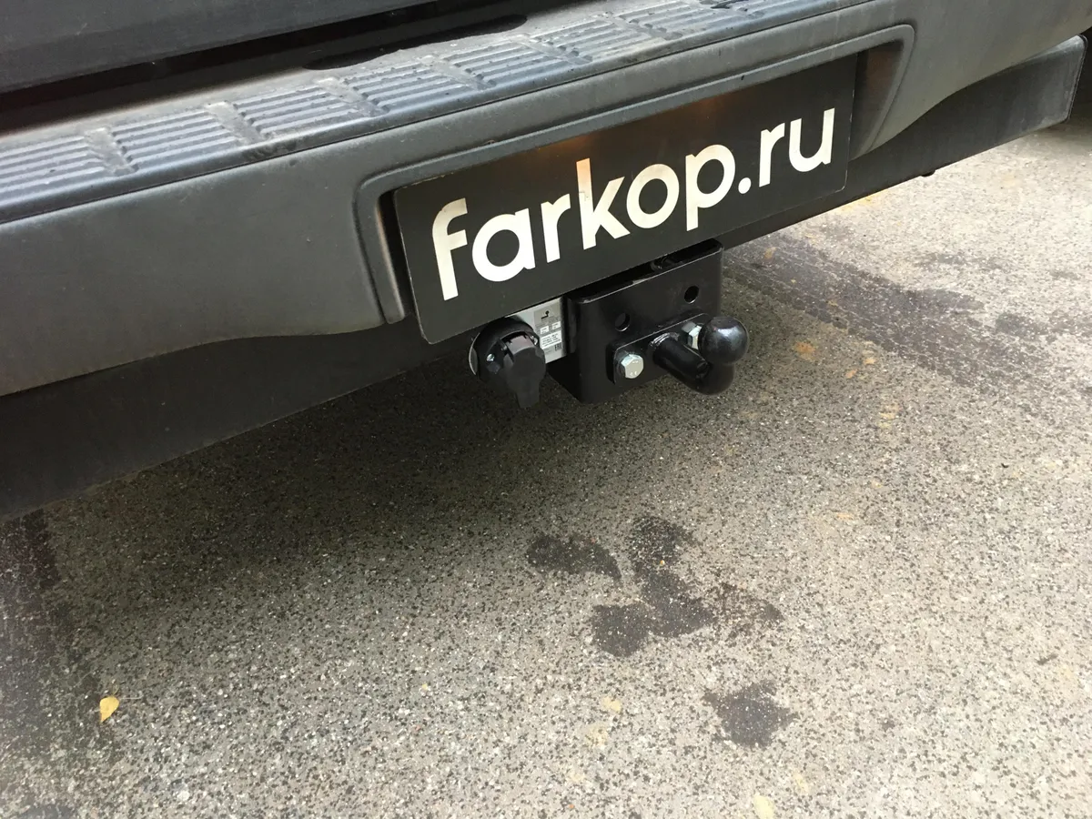 Фаркоп Лидер Плюс для Toyota Hilux 2010-2015 T114-FC в Кемерово Фаркоп Лидер Плюс для Toyota Hilux 2010-2015 T114-FC в Кемерово