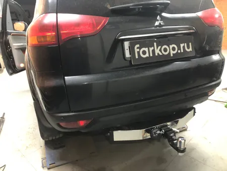 Фаркоп TowRus для Mitsubishi Pajero Sport 2008-2017 (с нерж. накладкой) 159366 в Кемерово