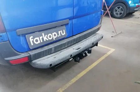 Фаркоп Steinhof для Volkswagen Crafter 2006-2016 (для а/м со ступенькой) V-033 в Кемерово