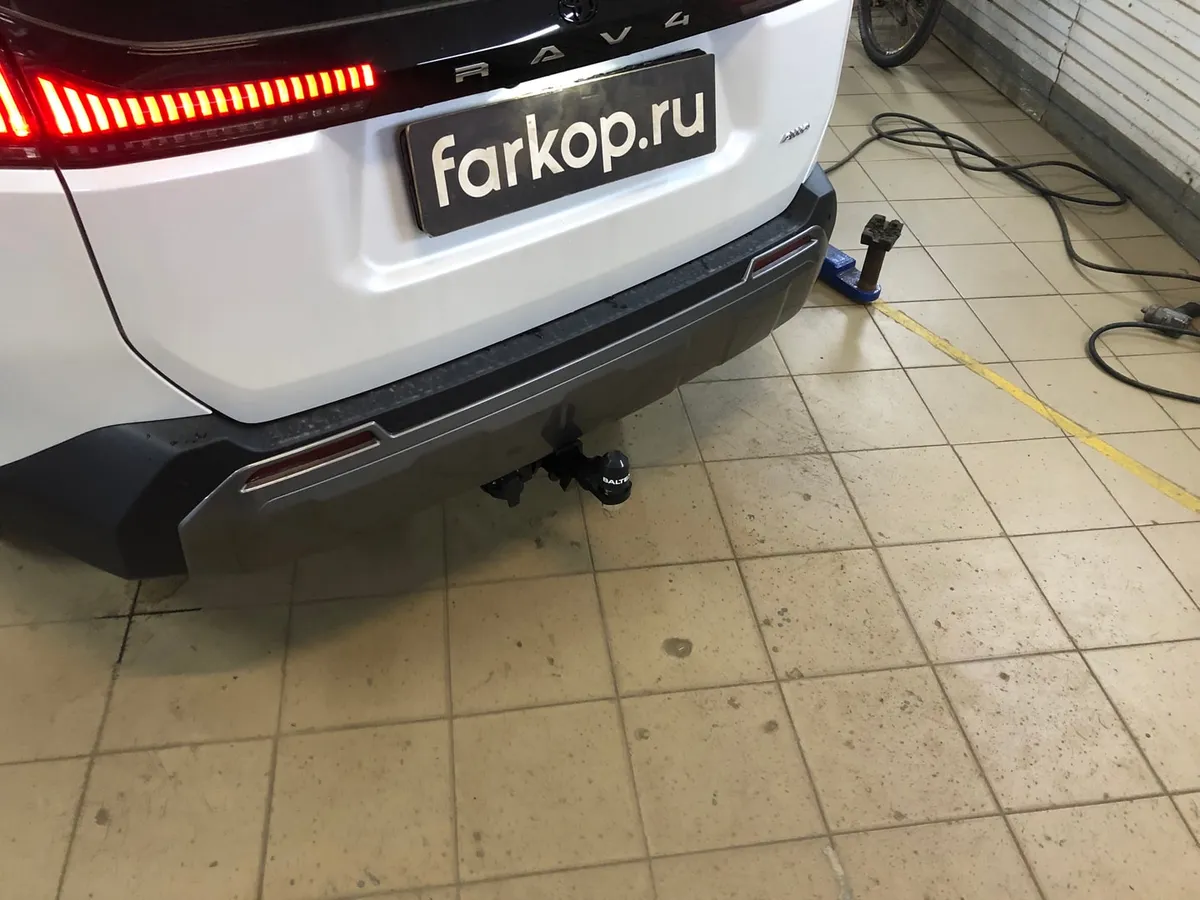 Фаркоп TowRus для Toyota RAV4 2025- 229420 в Кемерово