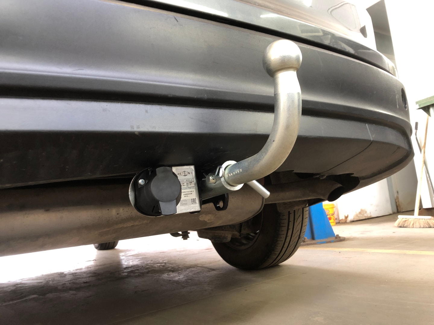 Установили фаркоп Лидер Плюс для Ford Focus 2011-2018 г.в.